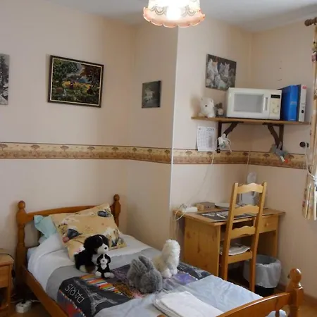 Chambre Chez L'Habitant Privatunterkunft Louvres